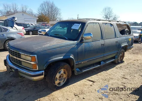 1993 Chevrolet Suburban K1500 from USA, damaged, VIN 1GNFK16K7PJ371462
